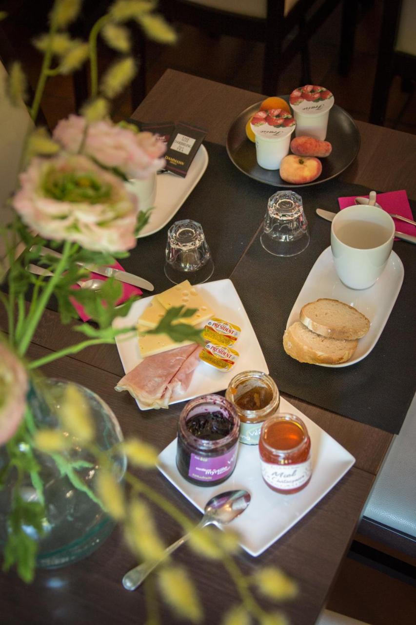 Logis Hotel Restaurant La Brasserie Treignac 外观 照片