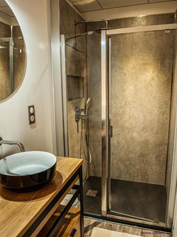 Logis Hotel Restaurant La Brasserie Treignac 外观 照片